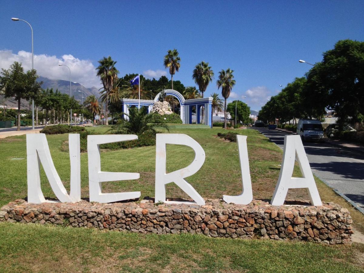 R1372 Toboso 2 Apartment Nerja Luaran gambar